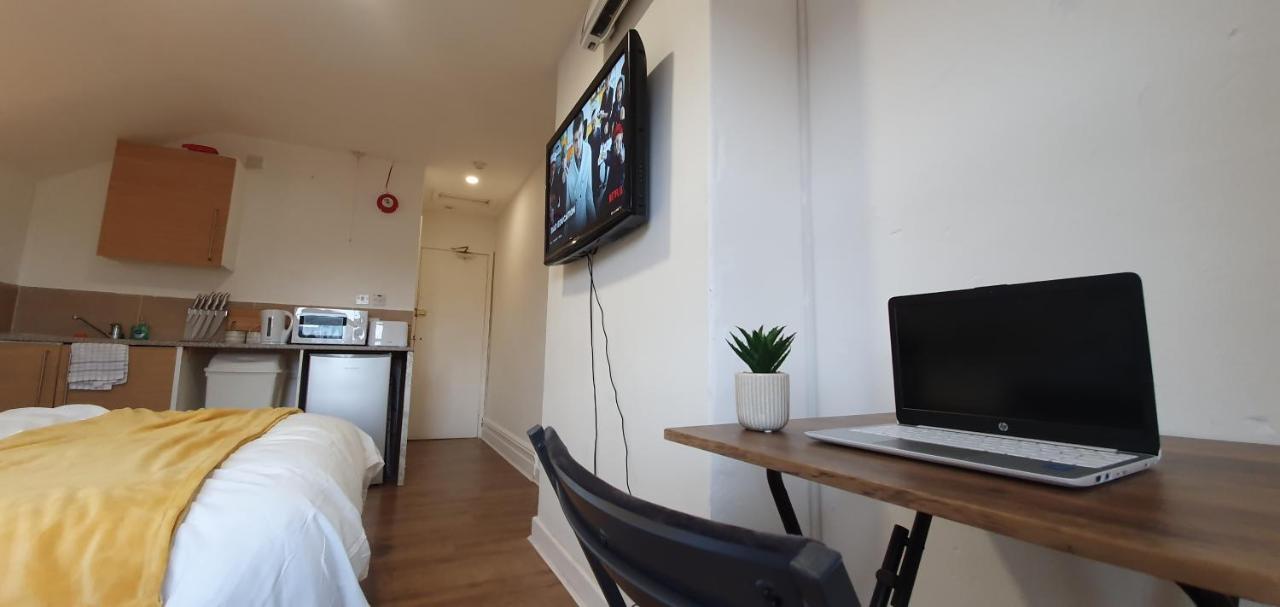 Fast Broadband, Budget Stay, Free Netflix. Кардиф Екстериор снимка