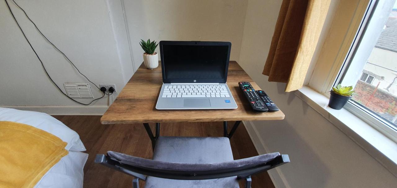 Fast Broadband, Budget Stay, Free Netflix. Кардиф Екстериор снимка